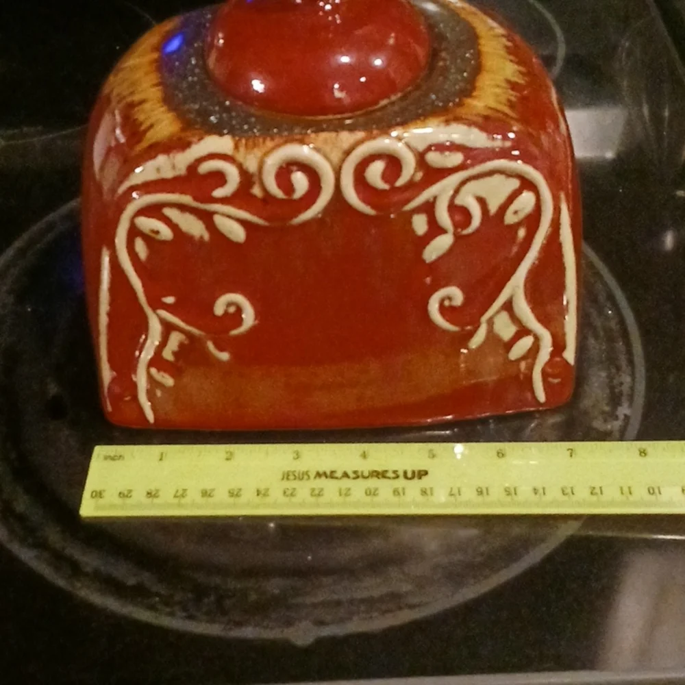 Decorative ceramic decanter